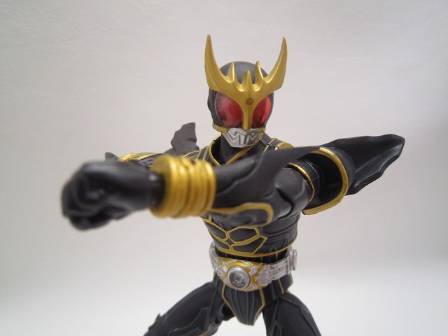 S.H.Figuarts 仮面ライダークウガ　アルティメットフォーム
