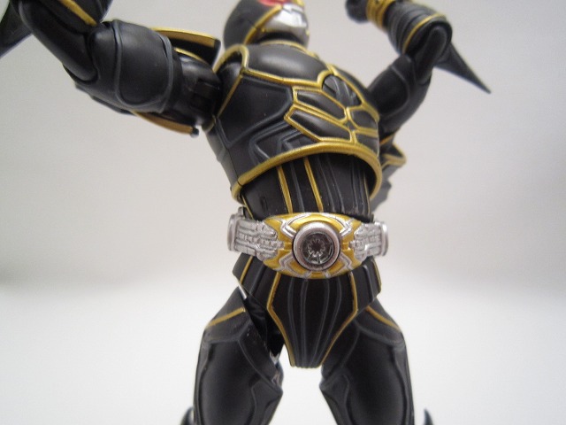 S.H.Figuarts 仮面ライダークウガ　アルティメットフォーム