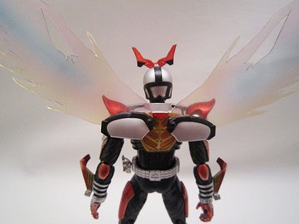 S.H.フィギュアーツ　仮面ライダーハイパーカブト