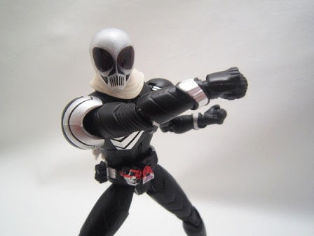 S.H.フィギュアーツ　仮面ライダースカル クリスタル