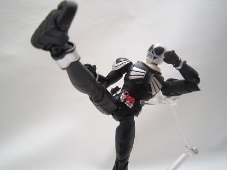 S.H.フィギュアーツ　仮面ライダースカル クリスタル