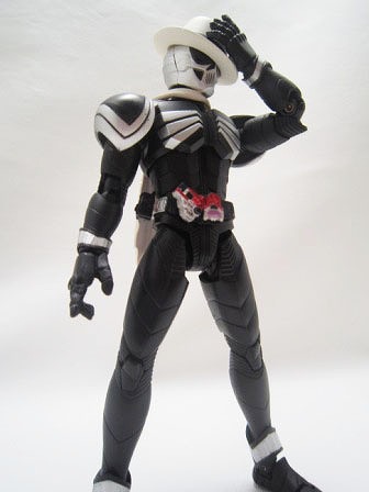 S.H.フィギュアーツ　仮面ライダースカル クリスタル