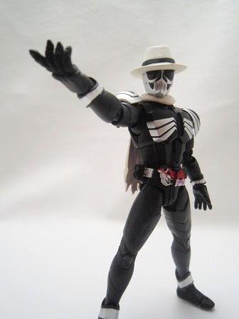 S.H.フィギュアーツ　仮面ライダースカル クリスタル