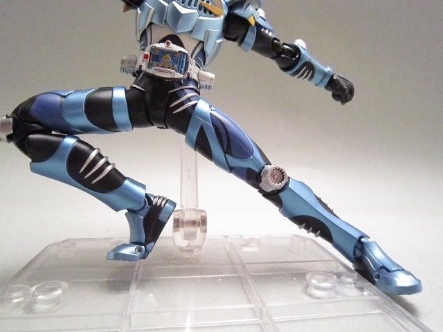 S.H.フィギュアーツ　仮面ライダーアビス