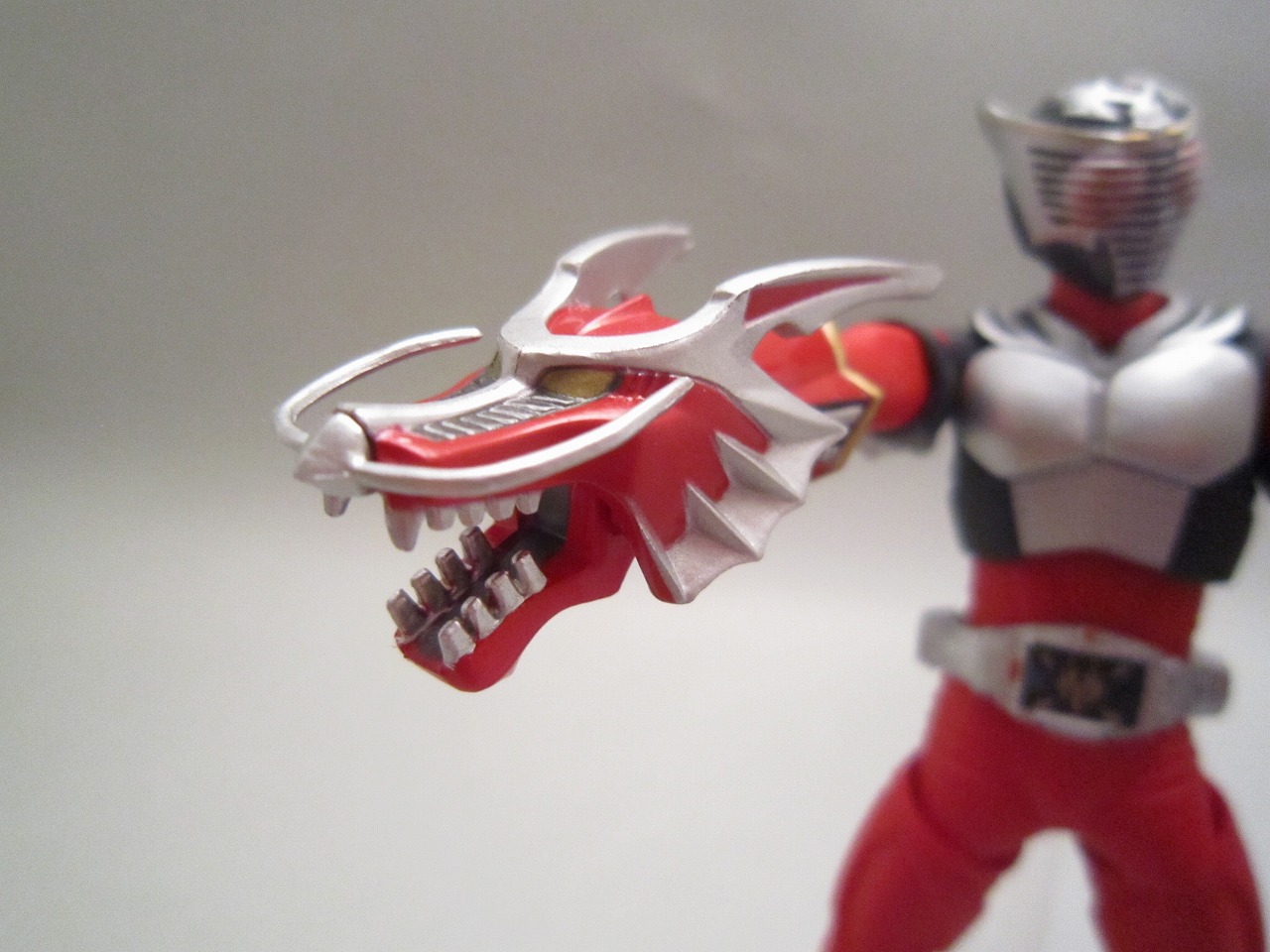 figma 仮面ライダードラゴンナイト