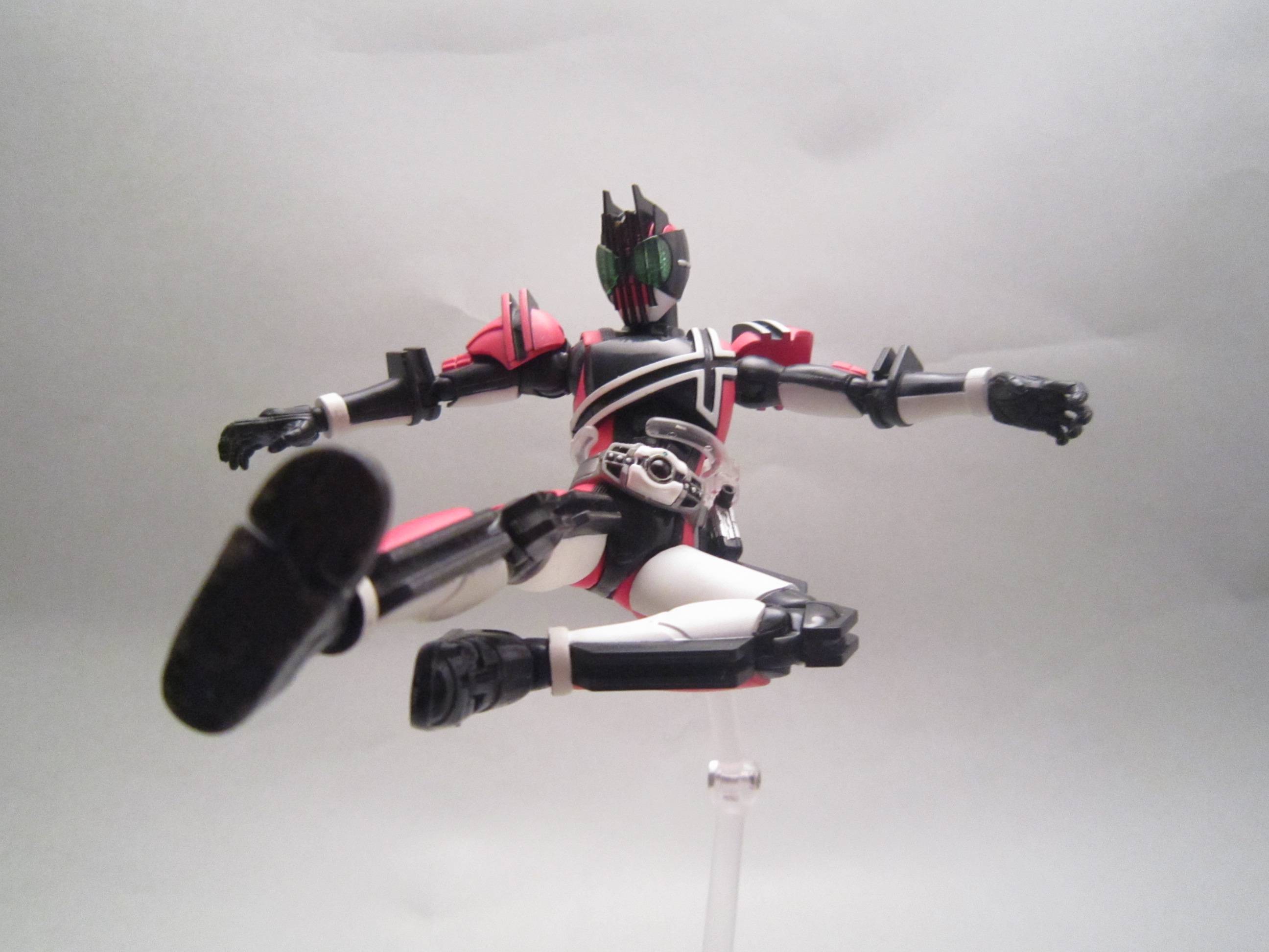 S.H.フィギュアーツ　仮面ライダーディケイド