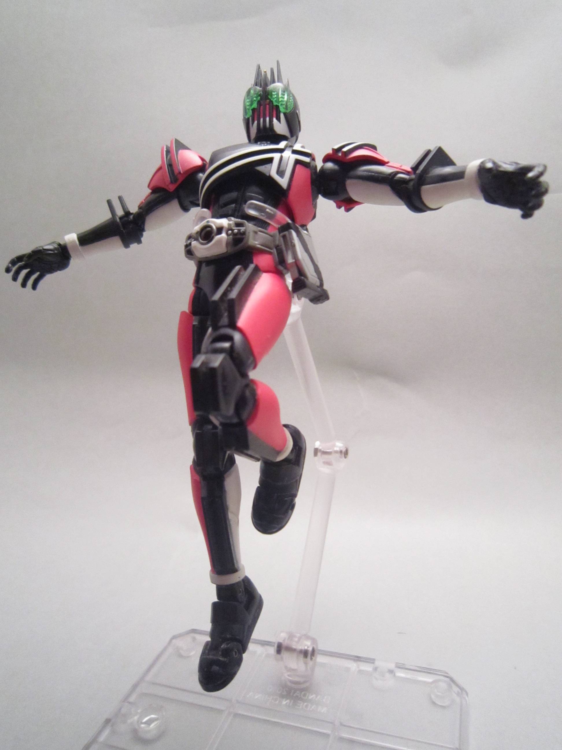 S.H.フィギュアーツ　仮面ライダーディケイド
