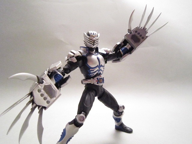 S.H.Figuarts 仮面ライダータイガ