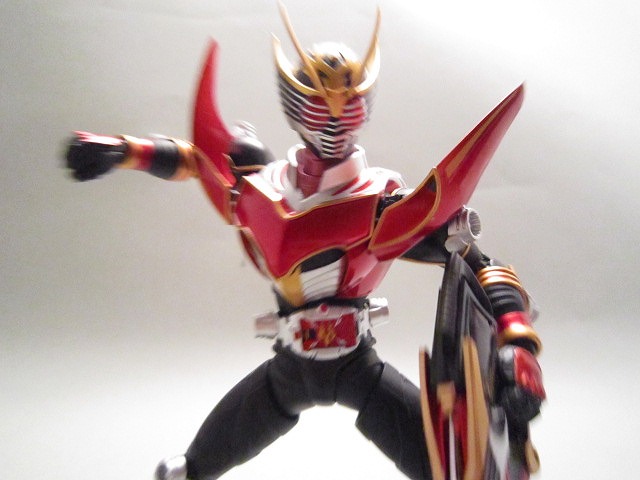 S.H.Figuarts 仮面ライダー龍騎サバイブ