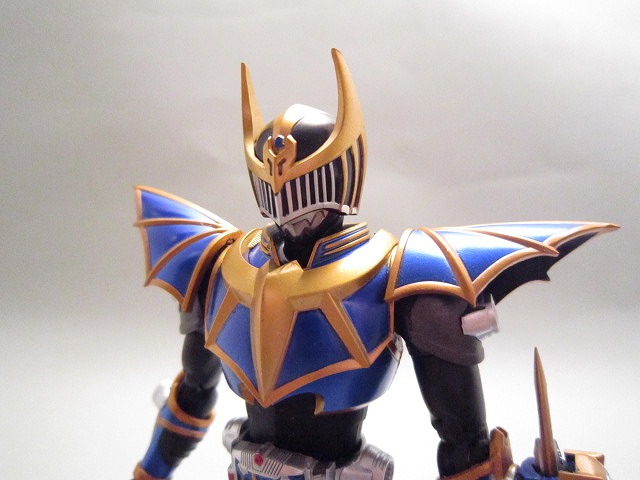 S.H.Figuarts 仮面ライダーナイトサバイブ