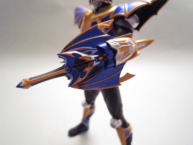 S.H.Figuarts 仮面ライダーナイトサバイブ