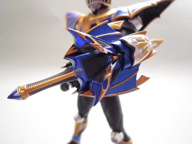 S.H.Figuarts 仮面ライダーナイトサバイブ