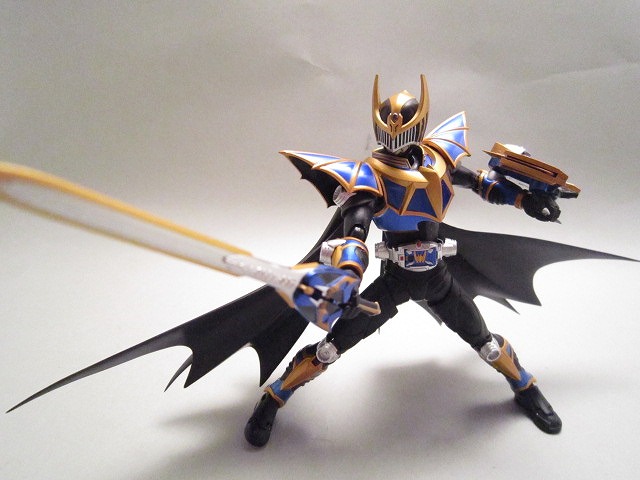 S.H.Figuarts 仮面ライダーナイトサバイブ