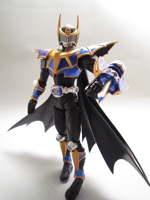 S.H.Figuarts 仮面ライダーナイトサバイブ