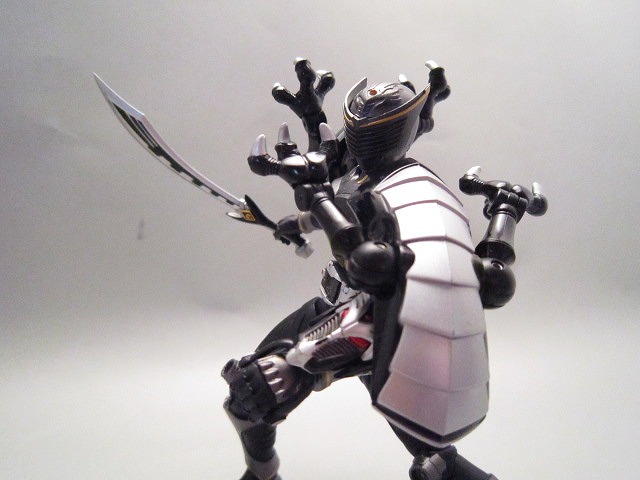 S.H.フィギュアーツ 仮面ライダーリュウガ＆ドラグブラッカー