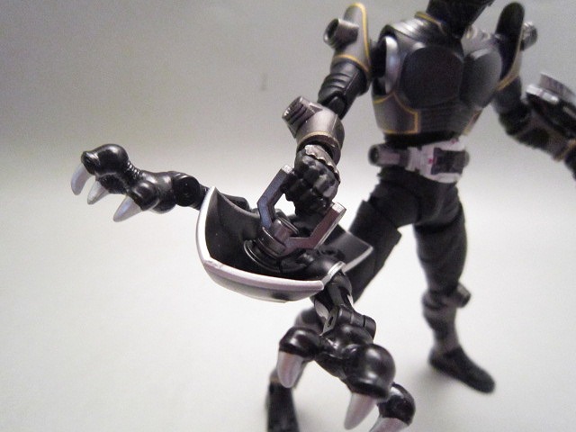 S.H.フィギュアーツ 仮面ライダーリュウガ＆ドラグブラッカー