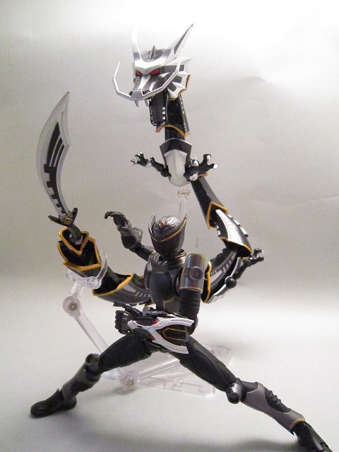 S.H.フィギュアーツ 仮面ライダーリュウガ＆ドラグブラッカー