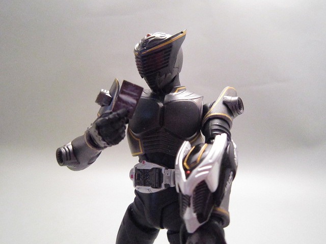 S.H.フィギュアーツ 仮面ライダーリュウガ＆ドラグブラッカー