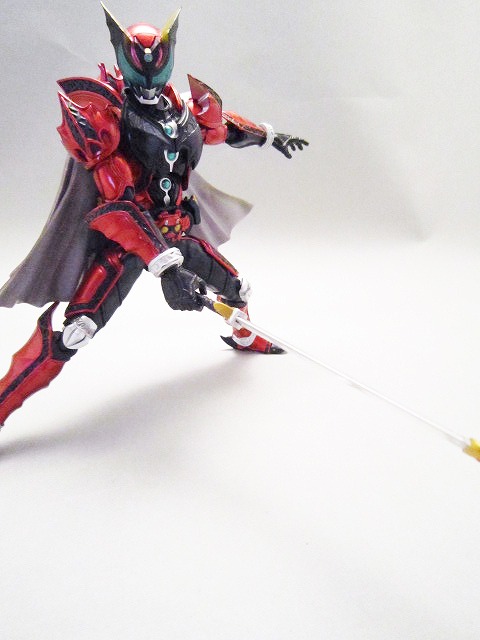 S.H.フィギュアーツ　仮面ライダーダークキバ