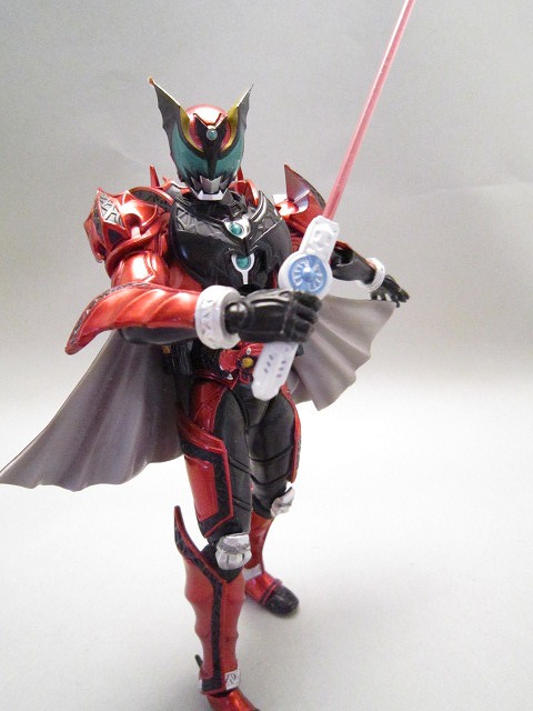 S.H.フィギュアーツ　仮面ライダーダークキバ