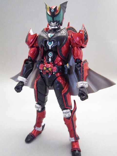 S.H.フィギュアーツ　仮面ライダーダークキバ