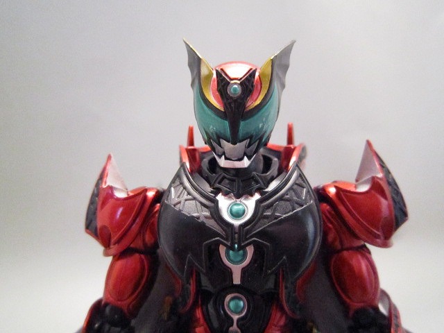 S.H.フィギュアーツ　仮面ライダーダークキバ