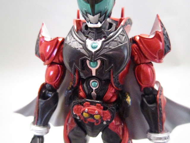 S.H.フィギュアーツ　仮面ライダーダークキバ