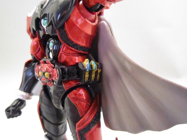 S.H.フィギュアーツ　仮面ライダーダークキバ