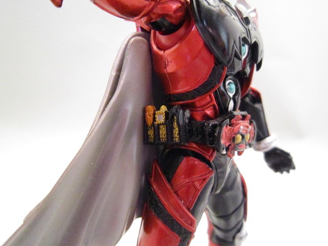 S.H.フィギュアーツ　仮面ライダーキバ　エンペラーフォーム