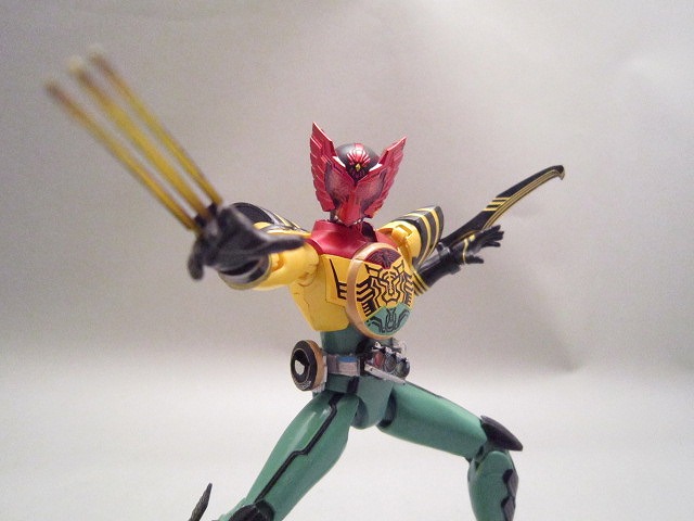 S.H.フィギュアーツ　仮面ライダーオーズ　スーパータトバコンボ