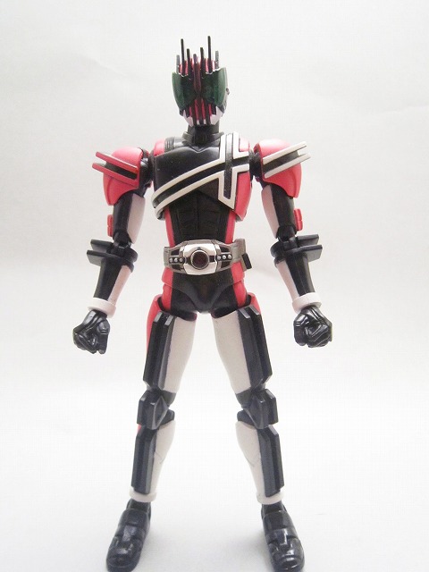 S.H.フィギュアーツ　仮面ライダーディケイド　激情態
