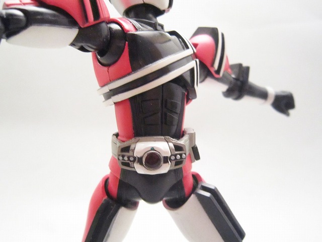 S.H.フィギュアーツ　仮面ライダーディケイド　激情態