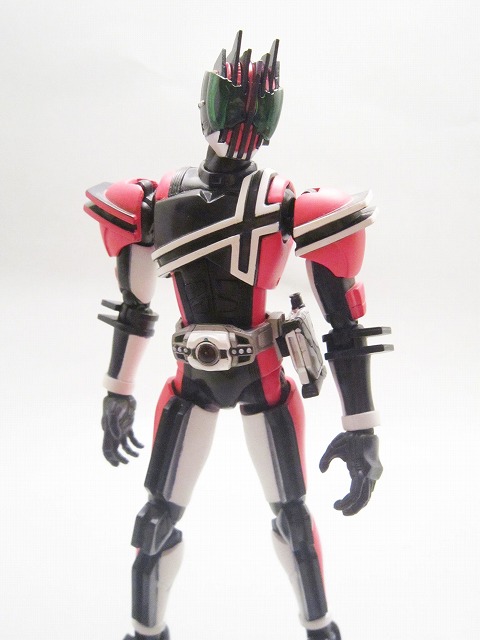 S.H.フィギュアーツ　仮面ライダーディケイド　激情態