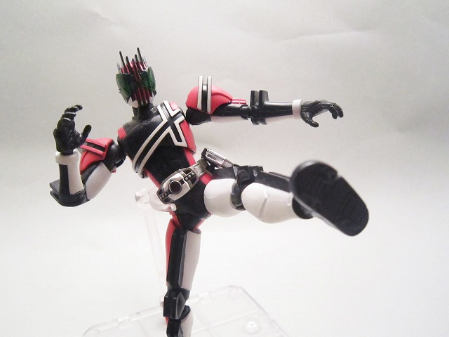S.H.フィギュアーツ　仮面ライダーディケイド　激情態