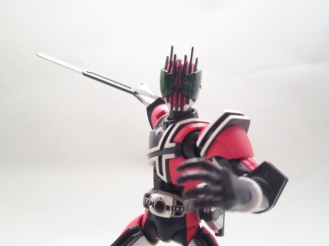 S.H.フィギュアーツ　仮面ライダーディケイド　激情態