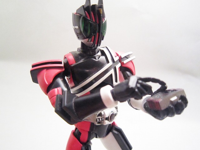 S.H.フィギュアーツ　仮面ライダーディケイド　コンプリートフォーム