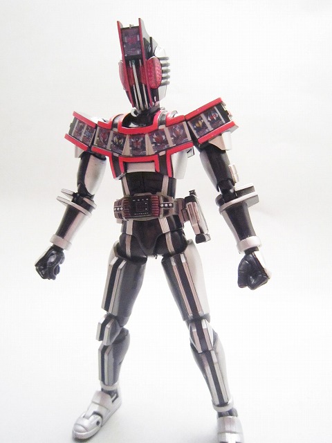 S.H.フィギュアーツ　仮面ライダーディケイド　コンプリートフォーム