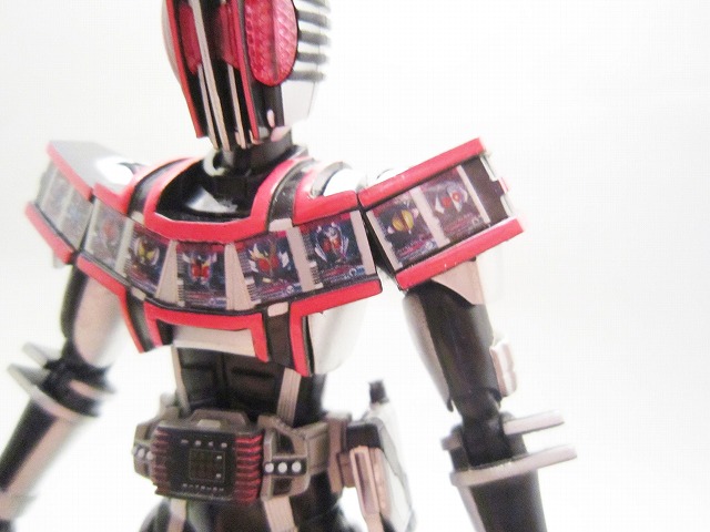 S.H.フィギュアーツ　仮面ライダーディケイド　コンプリートフォーム