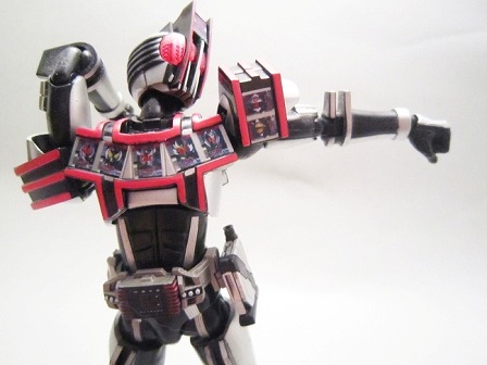 S.H.フィギュアーツ　仮面ライダーディケイド　コンプリートフォーム