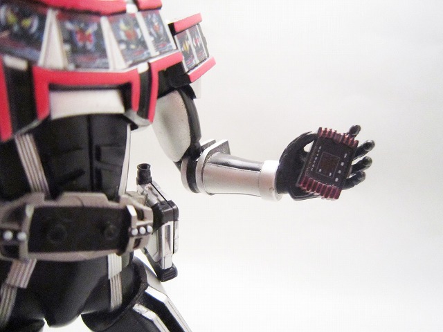 S.H.フィギュアーツ　仮面ライダーディケイド　コンプリートフォーム