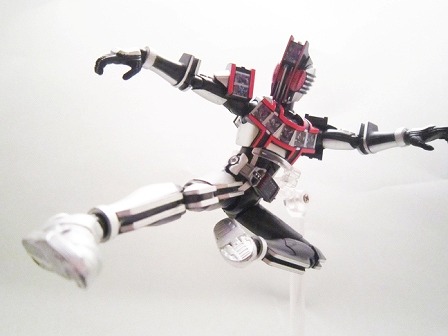 S.H.フィギュアーツ　仮面ライダーディケイド　コンプリートフォーム