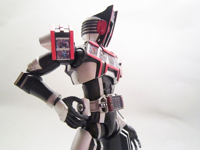 S.H.フィギュアーツ　仮面ライダーディケイド　コンプリートフォーム