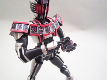 S.H.フィギュアーツ　仮面ライダーディケイド　コンプリートフォーム