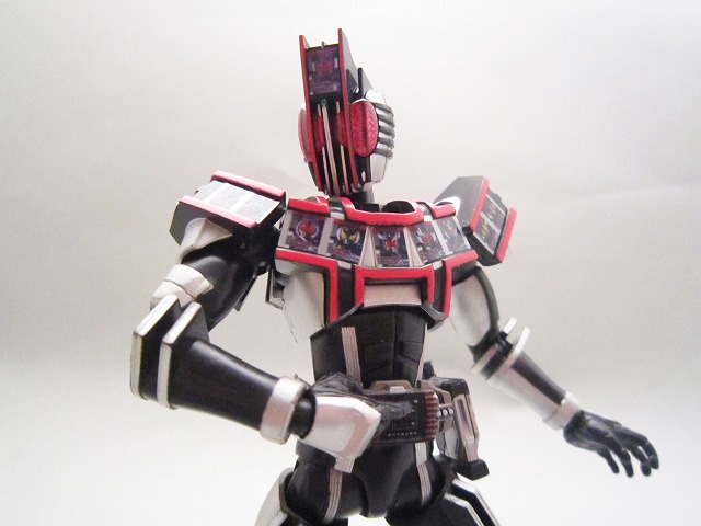 S.H.フィギュアーツ　仮面ライダーディケイド　コンプリートフォーム