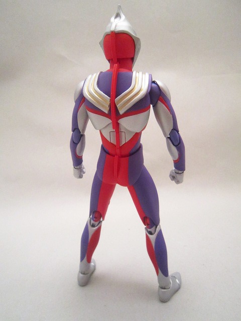 ULTRA-ACT　ウルトラマンティガ　　ver.2(リニューアル)