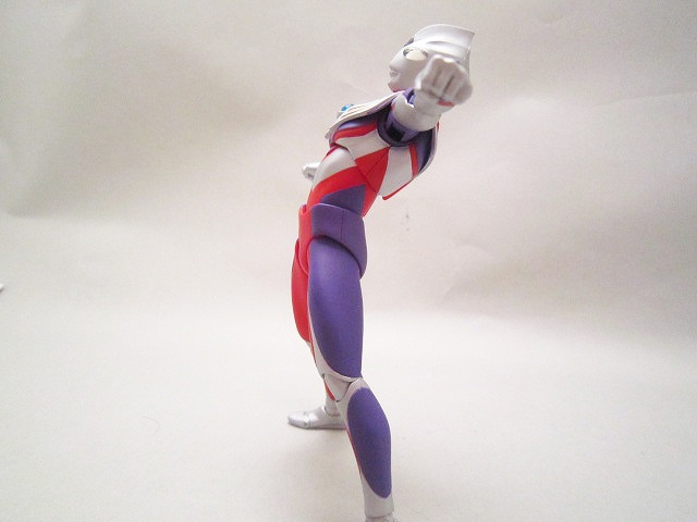 ULTRA-ACT　ウルトラマンティガ　　ver.2(リニューアル)