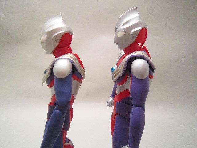 ULTRA-ACT　ウルトラマンティガ　　ver.2(リニューアル)