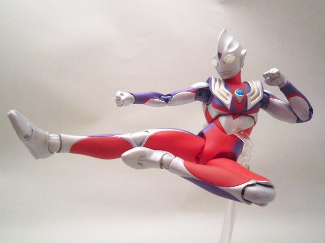ULTRA-ACT　ウルトラマンティガ　　ver.2(リニューアル)