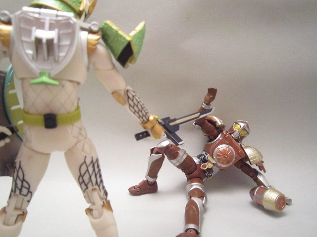 S.H.フィギュアーツ　仮面ライダーグリドン　ドングリアームズ