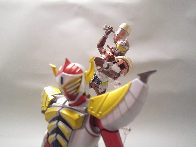 S.H.フィギュアーツ　仮面ライダーグリドン　ドングリアームズ